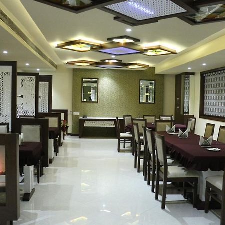 Hotel Ashish Continental Phagwāra Екстериор снимка