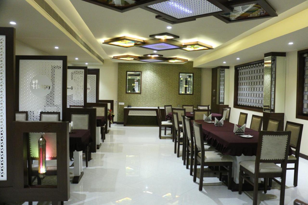 Hotel Ashish Continental Phagwāra Екстериор снимка